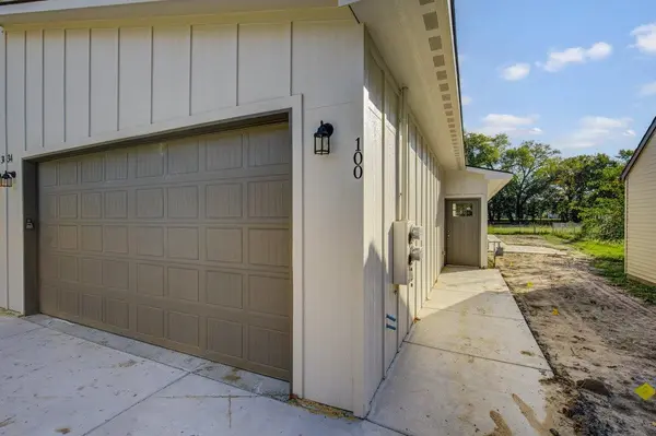 3034 N Hood Ave, Wichita, KS 67204