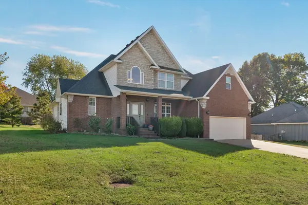 370 Shores Pkwy, Rogersville, MO 65742