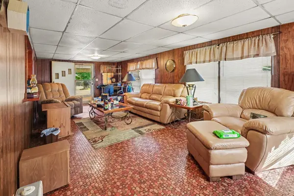 660 Neighborhood RD, Wellford, SC 29385