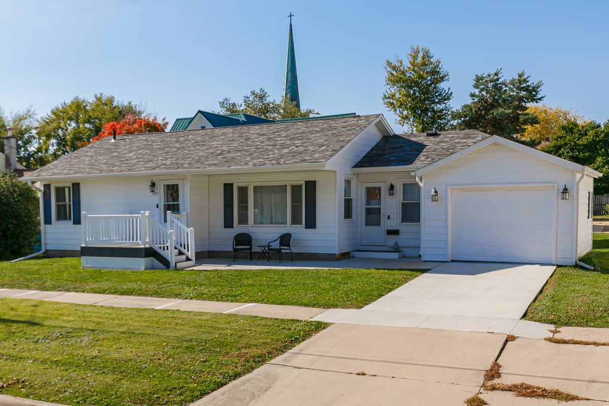 509 5th AVE, De Witt, IA 52742