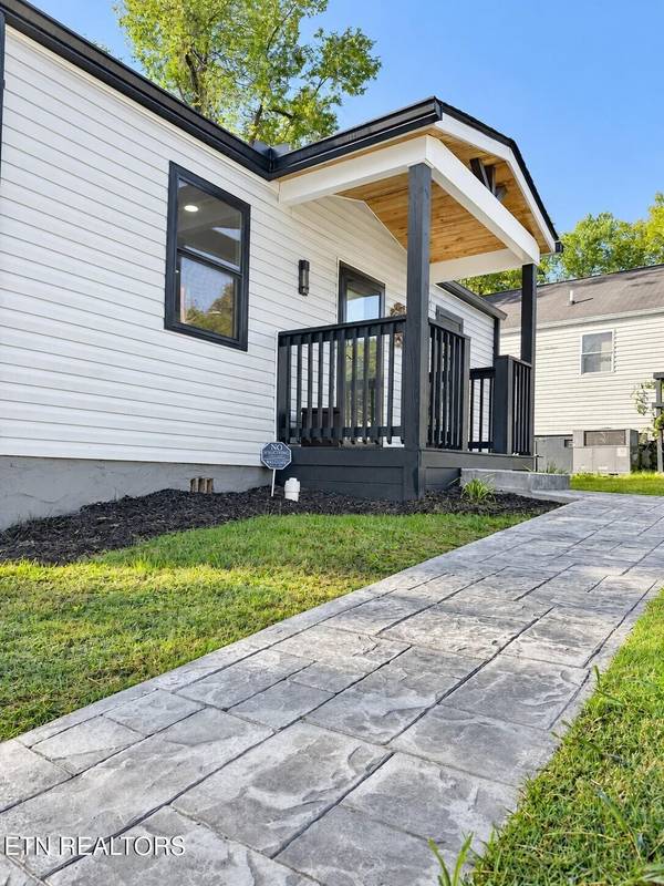 2032 Seminole Ave, Knoxville, TN 37915