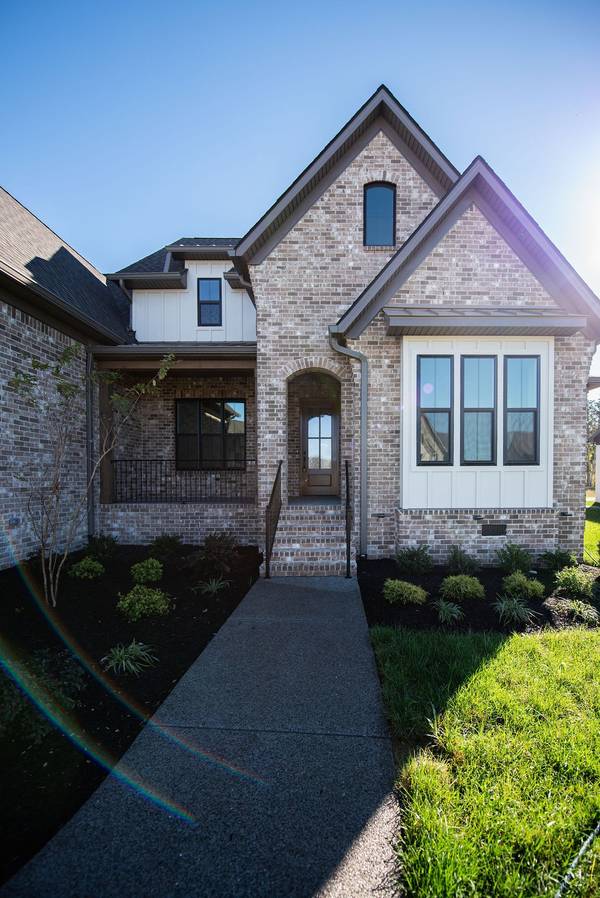 2926 Carisbrooke Dr, Mount Juliet, TN 37122