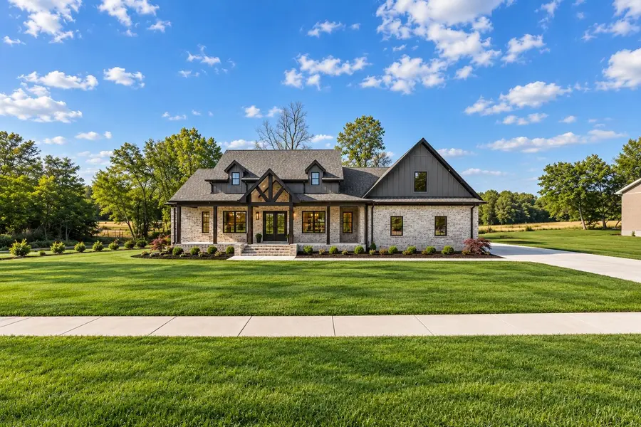 2108 Country Club Dr, Tullahoma, TN 37388