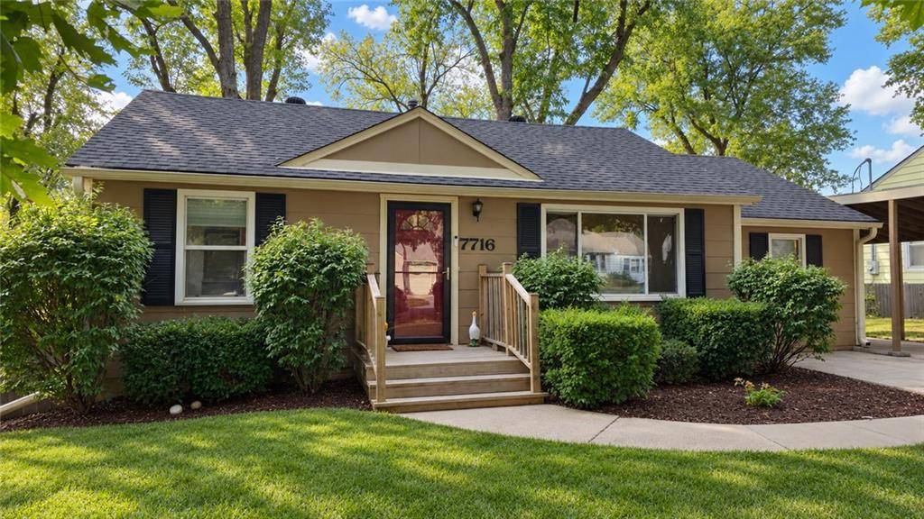 7716 Robinson ST, Overland Park, KS 66204