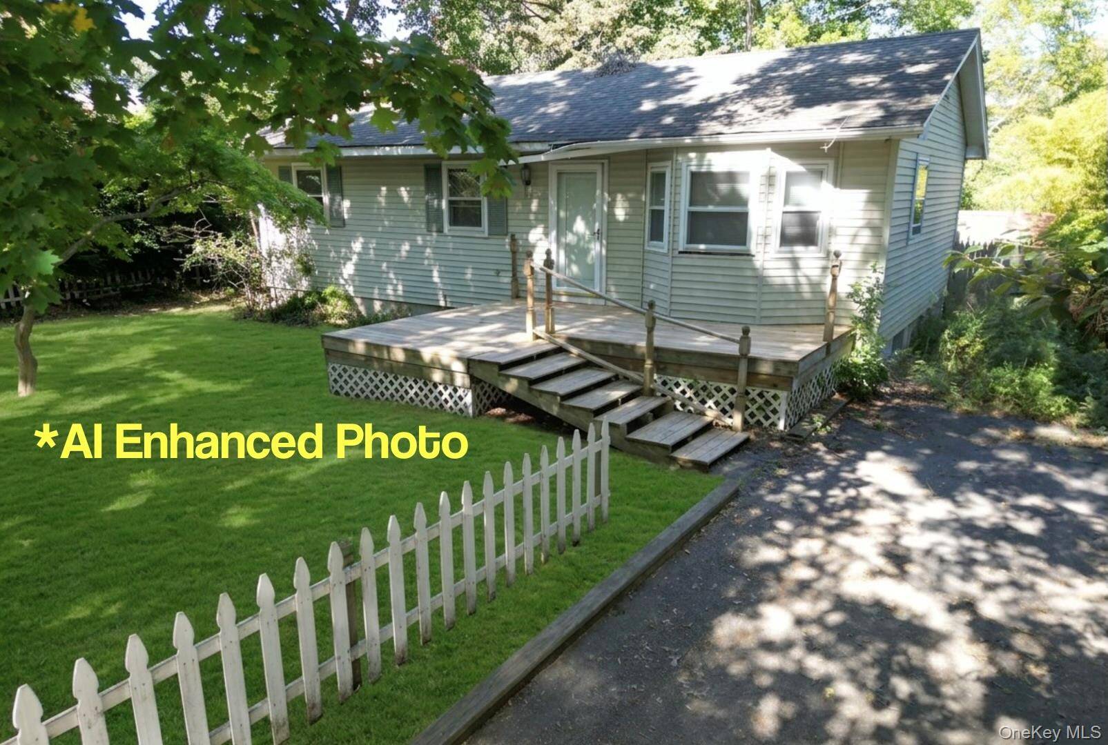 11 State ST, Hampton Bays, NY 11946
