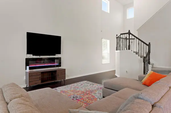 9916 Wading Pool PATH, Austin, TX 78748