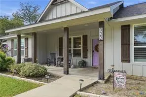 922 N Avenue F, Shiner, TX 77984