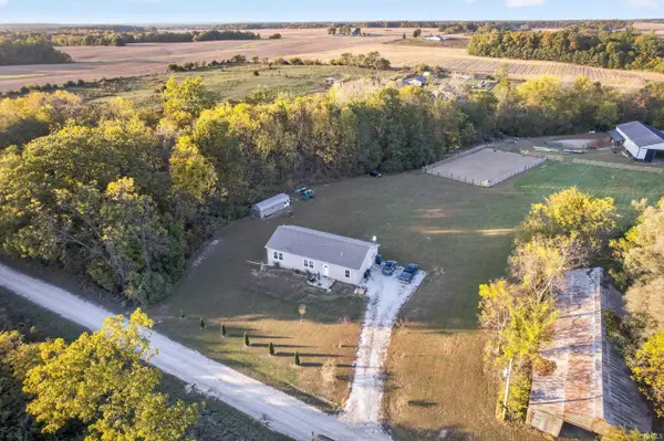1986 E Hunter Hill RD, Attica, IN 47918