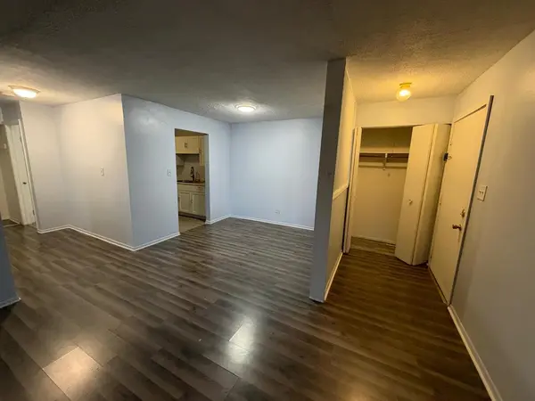 575 Heritage DR #208, Hoffman Estates, IL 60169