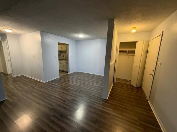 575 Heritage DR #208, Hoffman Estates, IL 60169