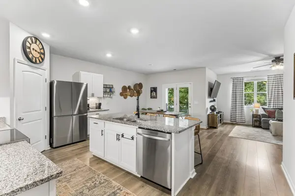 1230 Sylvan Park Dr, Spring Hill, TN 37174