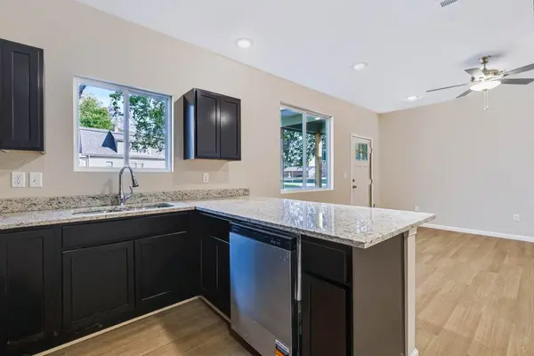 203 S Vine Ave, Wichita, KS 67213