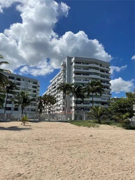 187 CALLE HORIZONTE #APT 813-A, Carolina, PR 00979