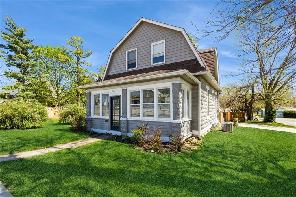 13217 WALNUT ST, Lenexa, KS 66215