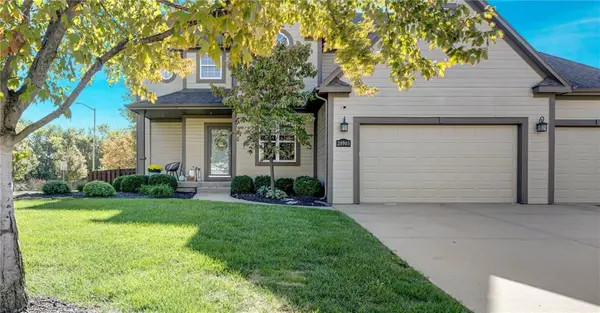 20903 W 116th TER, Olathe, KS 66061
