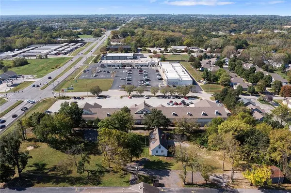 2621 S Shrank DR, Independence, MO 64057