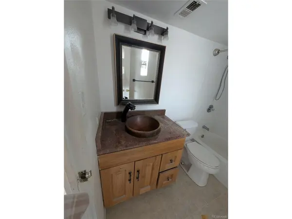 8060 Girard #220, Denver, CO 80231