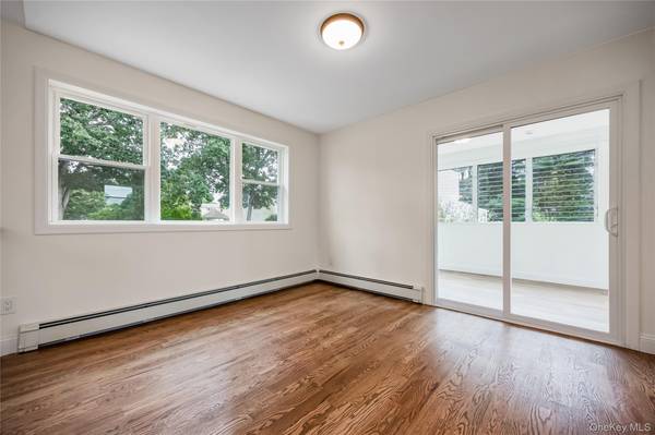 11 Bell CT, Ronkonkoma, NY 11779