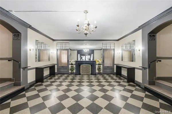7234 St #F6, Forest Hills, NY 11375