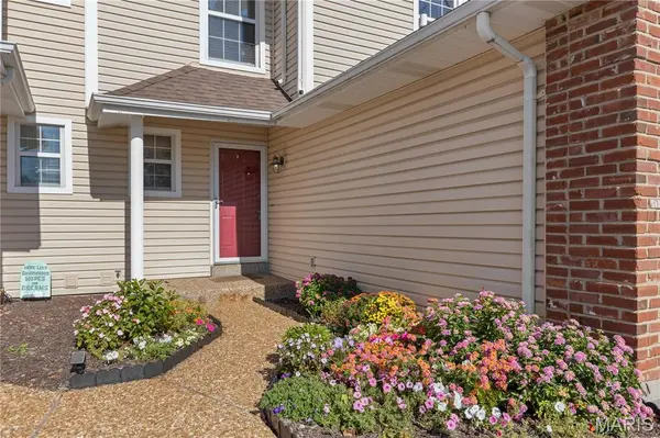 1627 Mount Vernon DR #5, St Charles, MO 63303