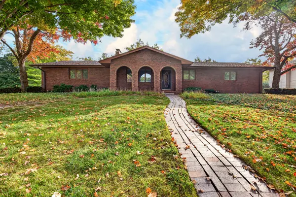 200 Robert DR, Normal, IL 61761