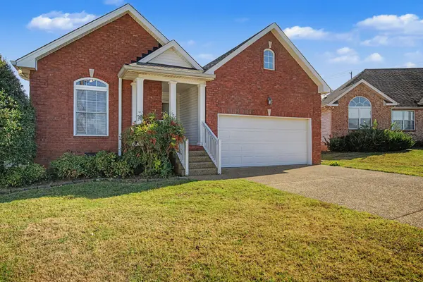 100 Cambridge Dr, Gallatin, TN 37066