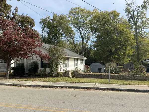737 Maplewood Ave, Tullahoma, TN 37388