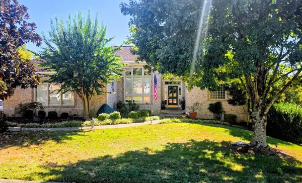 8208 Spring Ridge Dr, Nashville, TN 37221