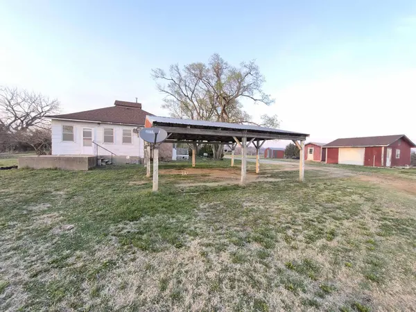 2349 US HWY 160, Longton, KS 67352