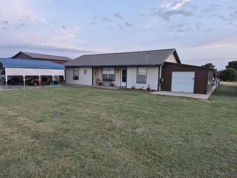 907 4th ST, Chattanooga, OK 73528