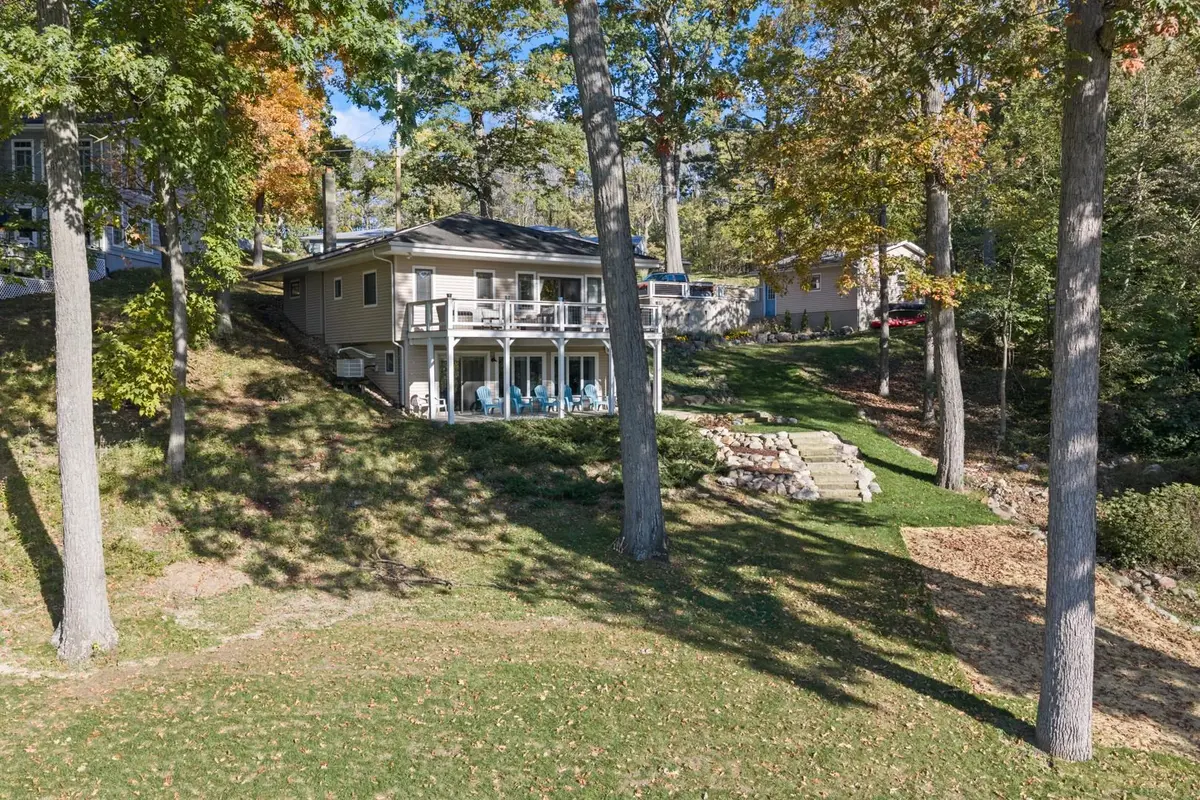 87 EMS T34C LN, Leesburg, IN 46538