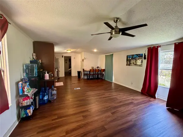 570 County Road 306 RD, Jarrell, TX 76537