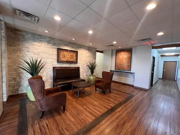 704 E Wonsley DR #105, Austin, TX 78753