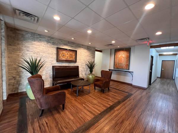 704 E Wonsley DR #105, Austin, TX 78753