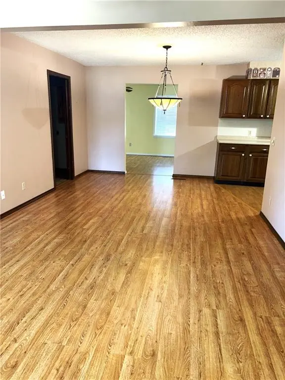 1633 N 9th ST, Independence, KS 67301