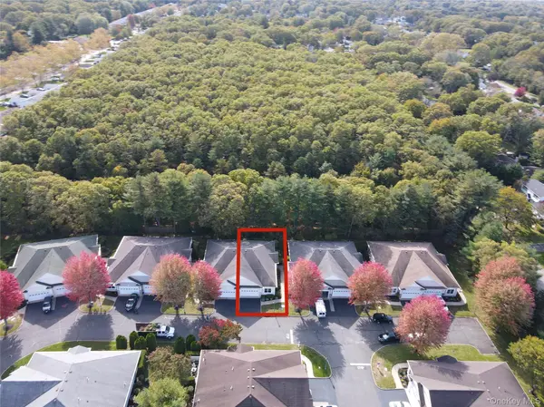 16 Oak RUN, Stony Brook, NY 11790