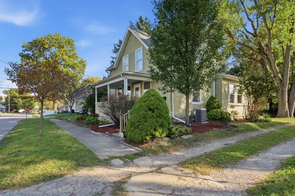 207 L ST, La Porte, IN 46350