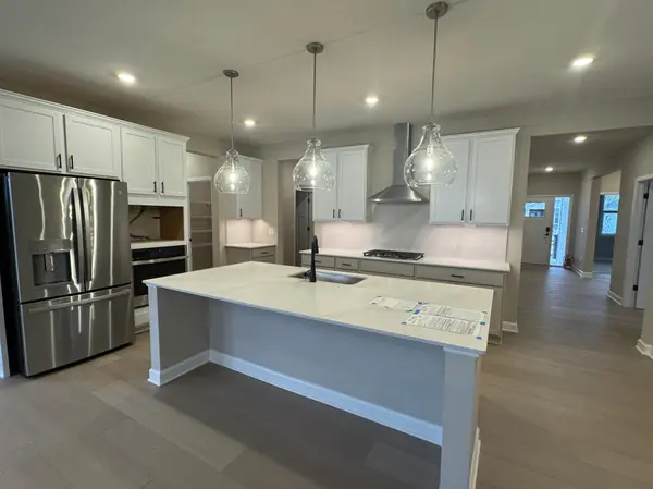7129 201st ST W, Lakeville, MN 55044
