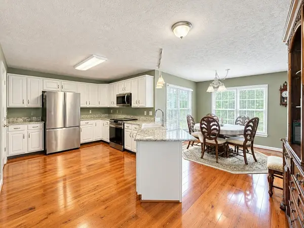 1217 Fieldcrest Ln, Clarksville, TN 37043