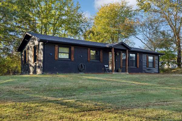 205 Locust Dr, Erin, TN 37061