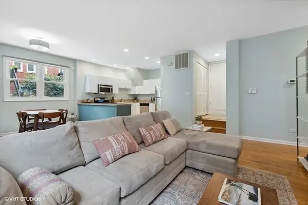 2803 N Wolcott AVE #H, Chicago, IL 60657