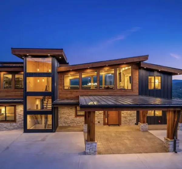 2350 Mimosa Dr, Sevierville, TN 37862