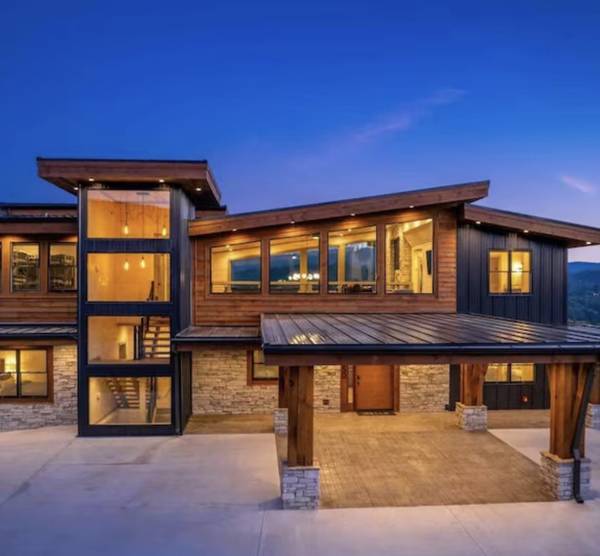 2350 Mimosa Dr, Sevierville, TN 37862