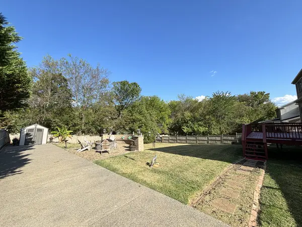 87 Berry Hill Dr, Hendersonville, TN 37075