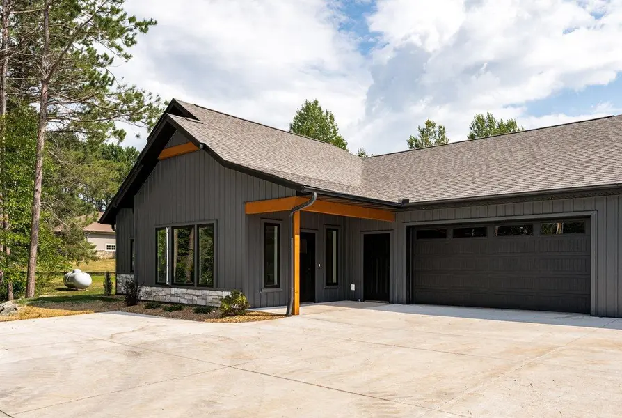 3808 Lavaque RD, Hermantown, MN 55811