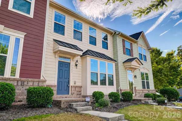 3323 Major Samuals WAY, Charlotte, NC 28208