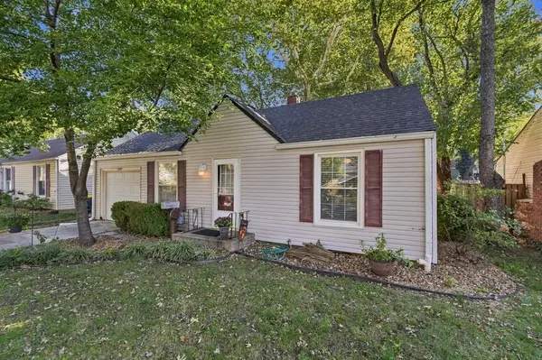 7709 Oak ST, Kansas City, MO 64114