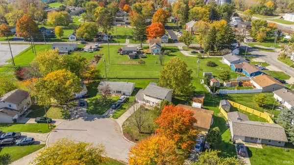 106 Eastwood CT, Garrett, IN 46738-1809