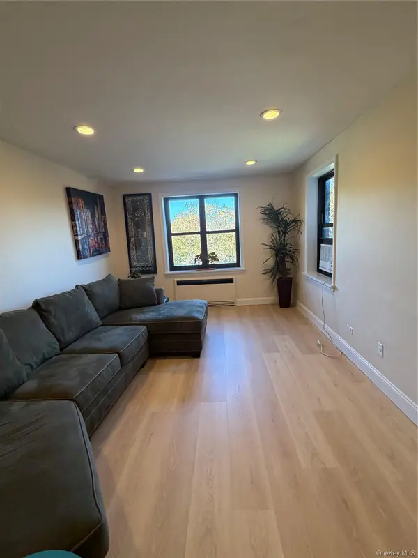 73-11 210 Street #4m, Bayside, NY 11365