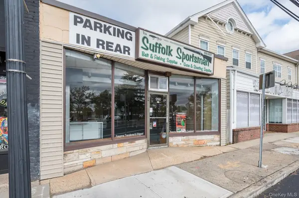 119 E Main ST, Smithtown, NY 11787